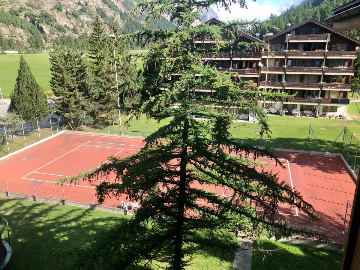 Moderne Dachwohnung Nähe Zermatt mit Balkon Täsch Exterior foto