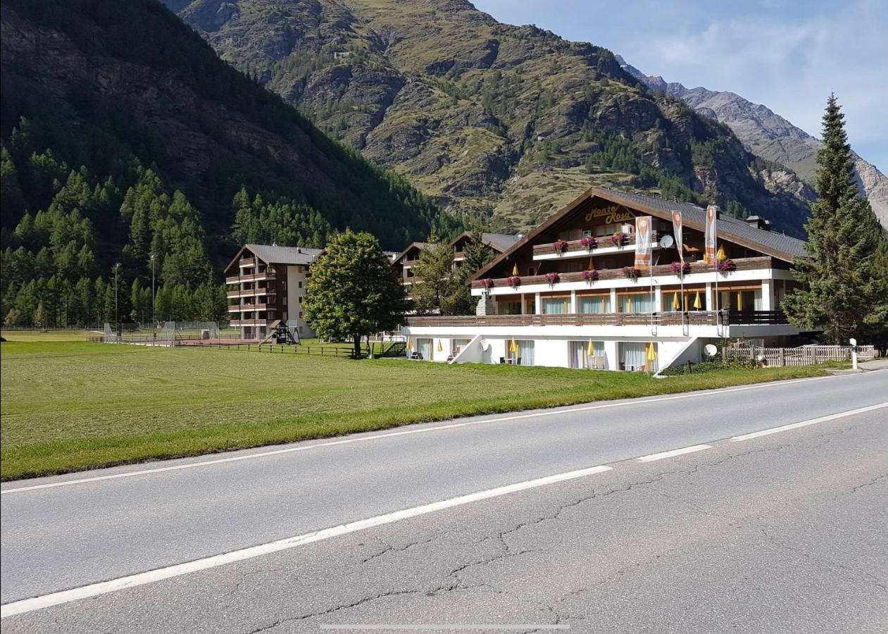 Moderne Dachwohnung Nähe Zermatt mit Balkon Täsch Exterior foto