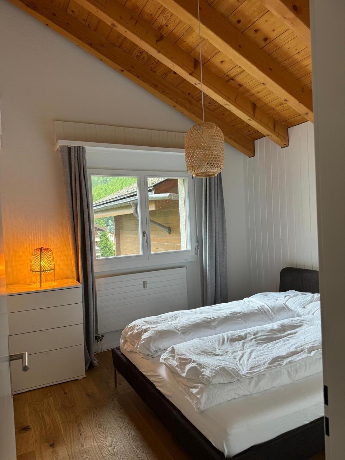 Moderne Dachwohnung Nähe Zermatt mit Balkon Täsch Exterior foto